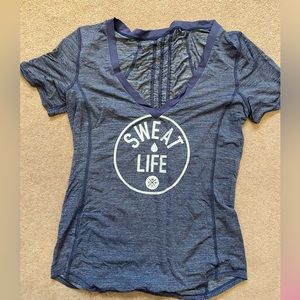 Lululemon workout top